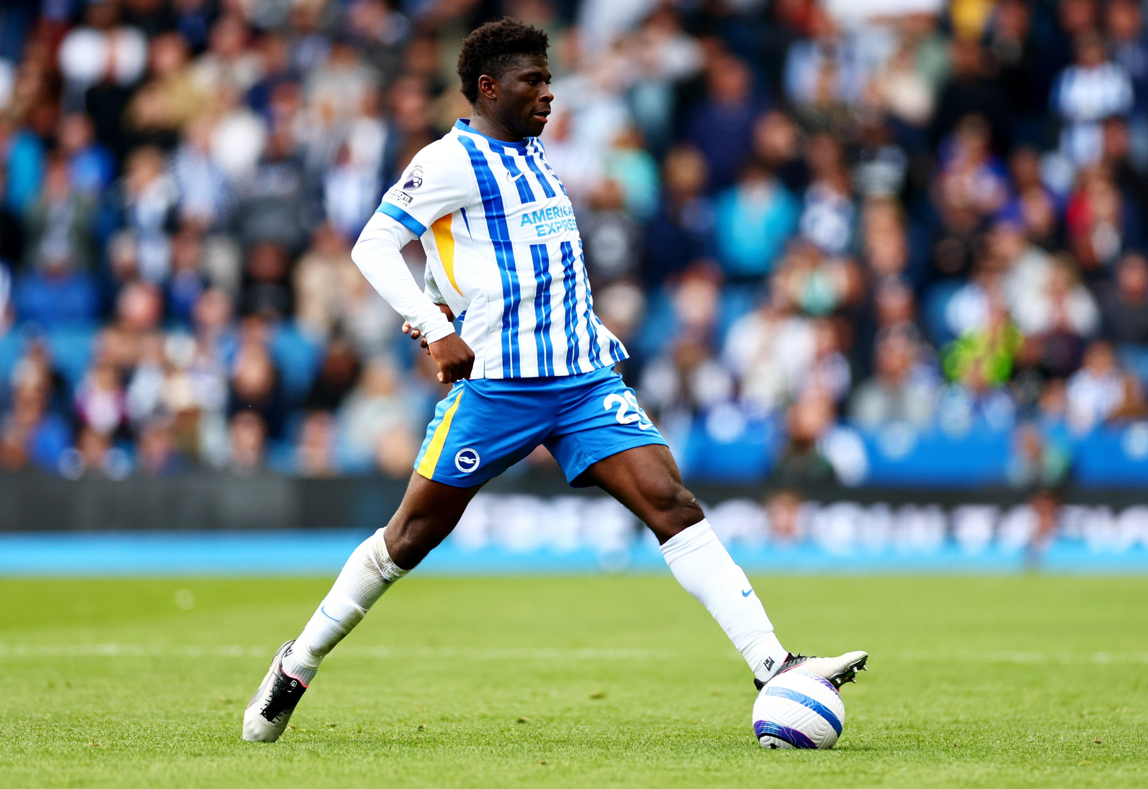 罗马诺透露布莱顿拒绝出售巴莱巴且未设价格，曼联或将另寻引援目标