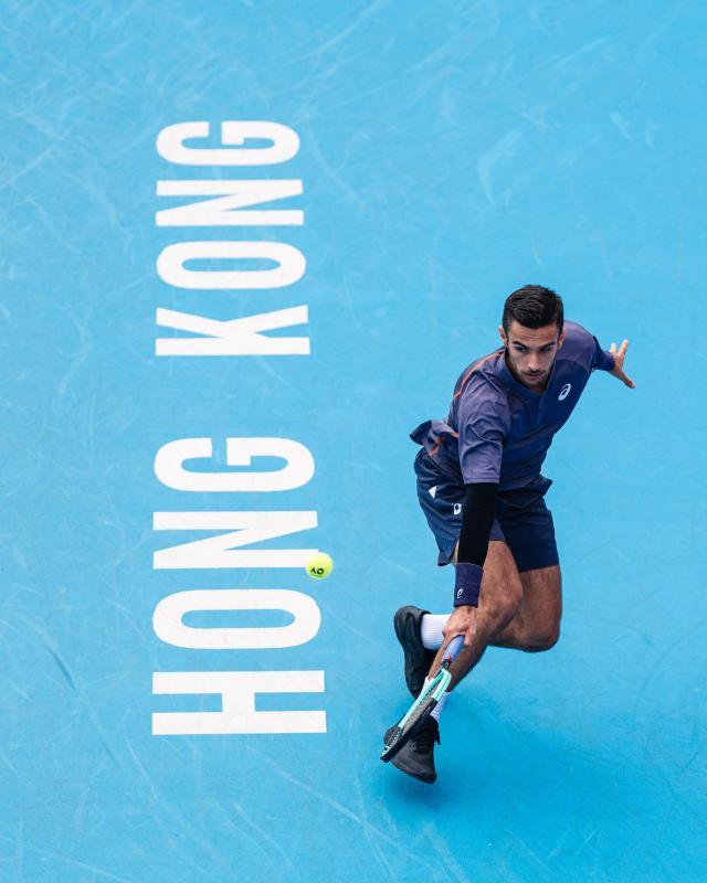 开云官网-穆塞蒂“三新”香港亮相 希望2025大满贯继续突破